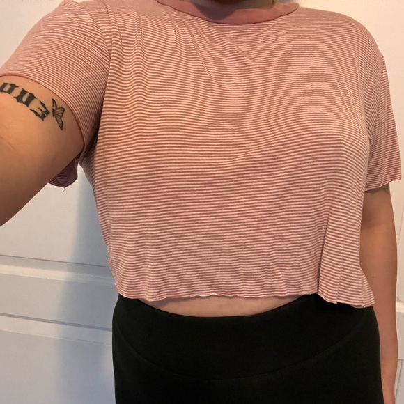Pink Striped crop top - Picture 2 of 2